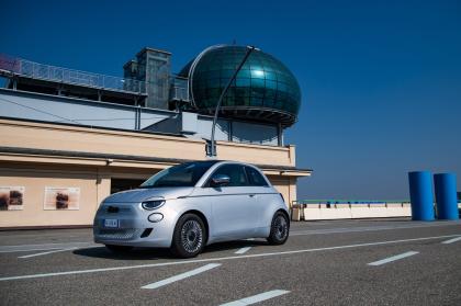 FIAT: Γιορτάζει τα 125 της χρόνια και συνεχίζει στο μέλλον με χαμόγελα 